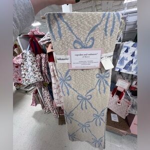 Viral Cupcakes & Cashmere Bow Throw Blanket